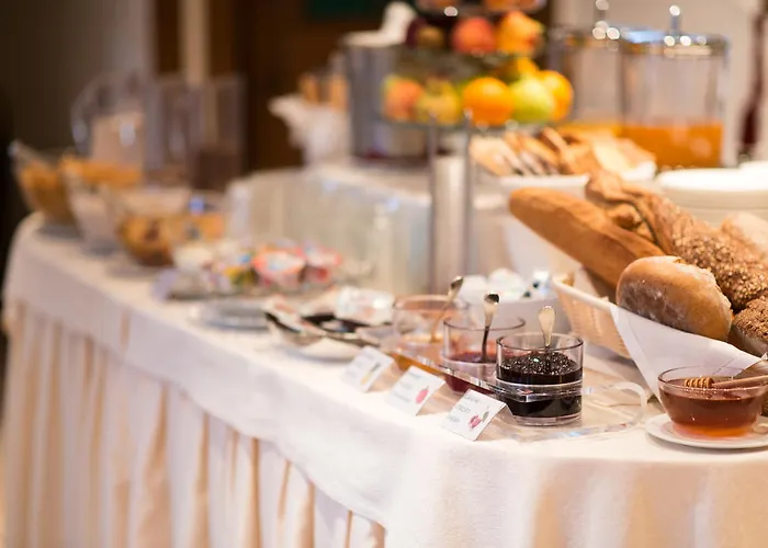 米斯特拉尔高级酒店 酒店